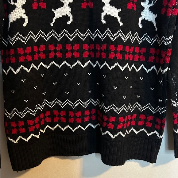Tag Black and Red Festive Crewneck Sweater - Picture 6 of 8